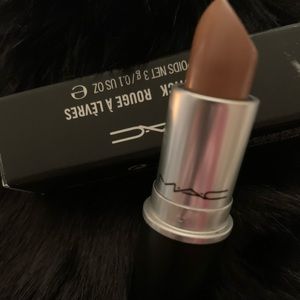 Mac Lipstick Naturally Transformed Discont. New